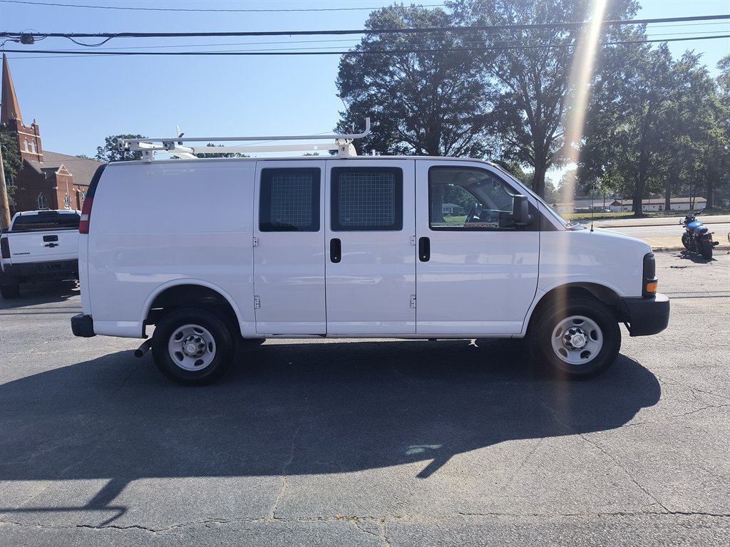 2015 Chevrolet Express - $10,999