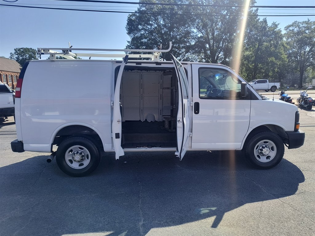 2015 Chevrolet Express - $10,999