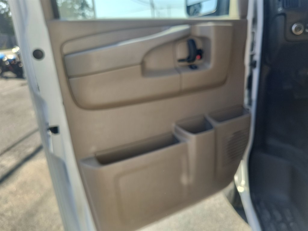 2015 Chevrolet Express - $10,999
