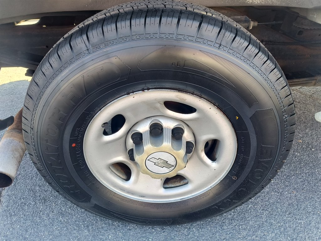 2015 Chevrolet Express - $10,999