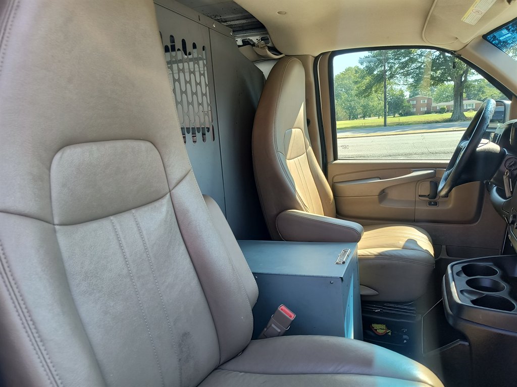 2015 Chevrolet Express - $10,999