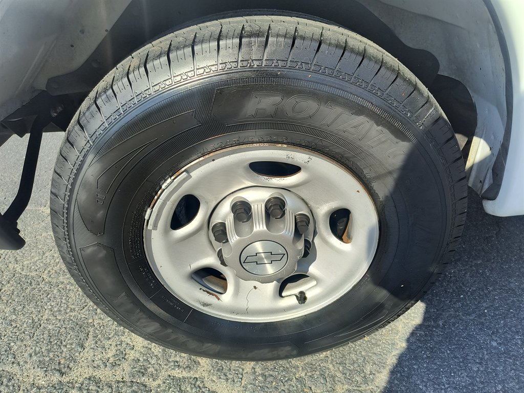 2015 Chevrolet Express - $10,999