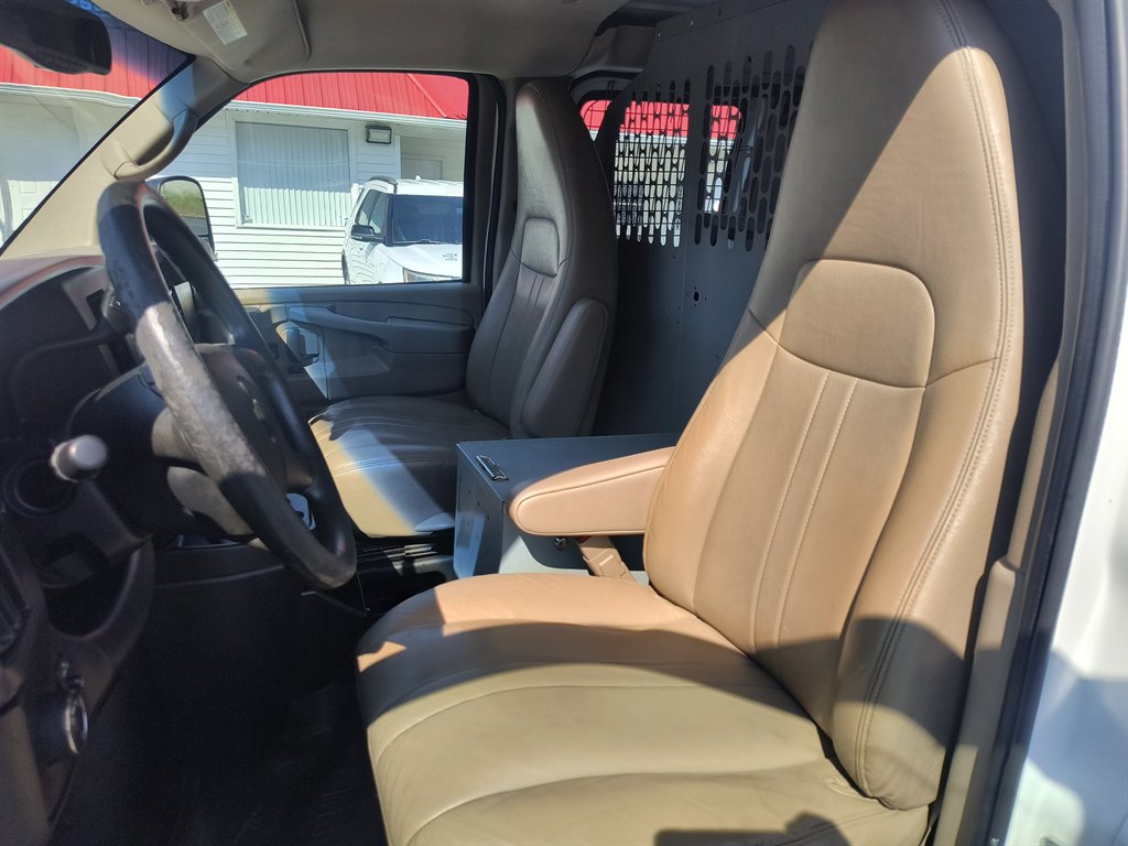 2015 Chevrolet Express - $10,999