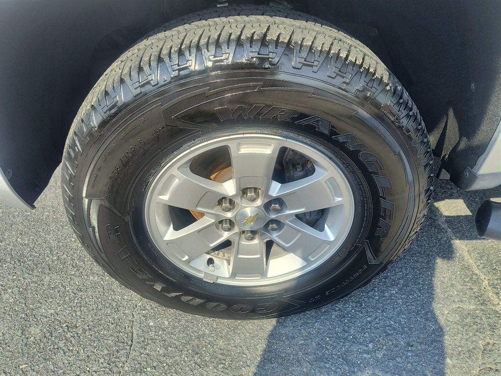 2017 Chevrolet Colorado - $14,500