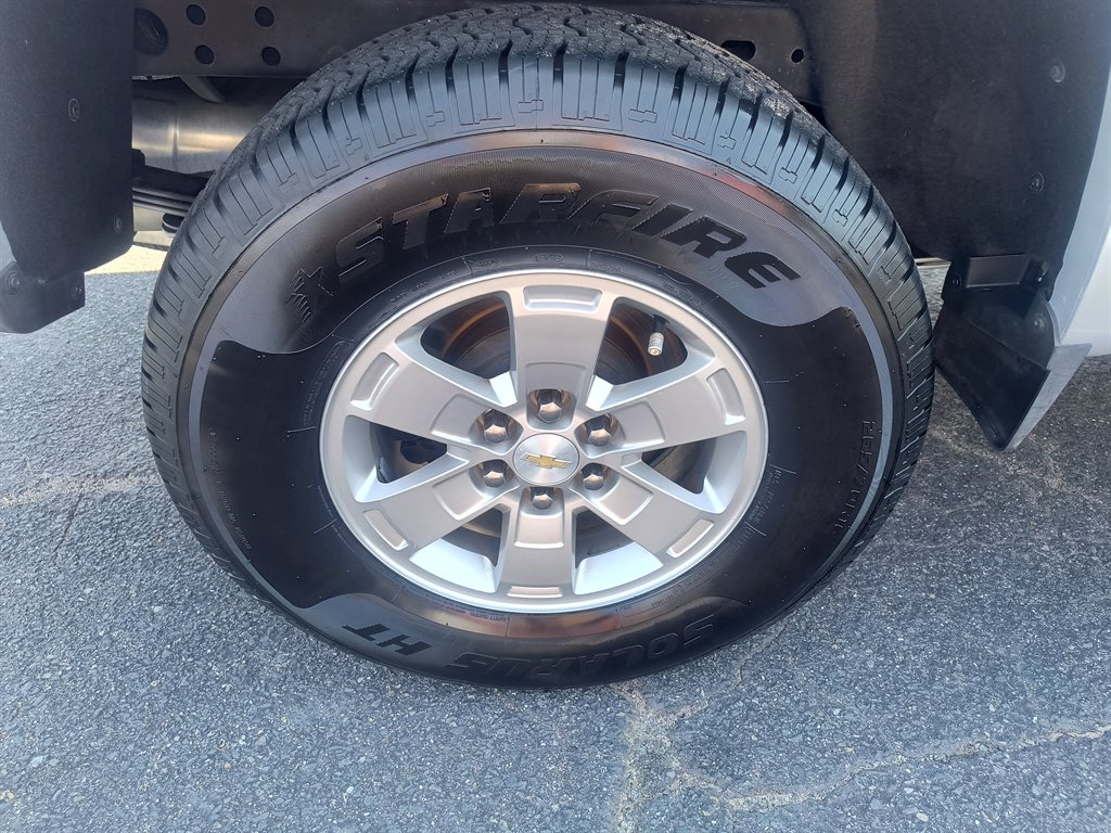 2017 Chevrolet Colorado - $14,500
