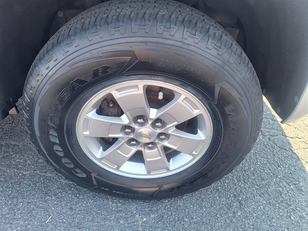 2017 Chevrolet Colorado - $14,500