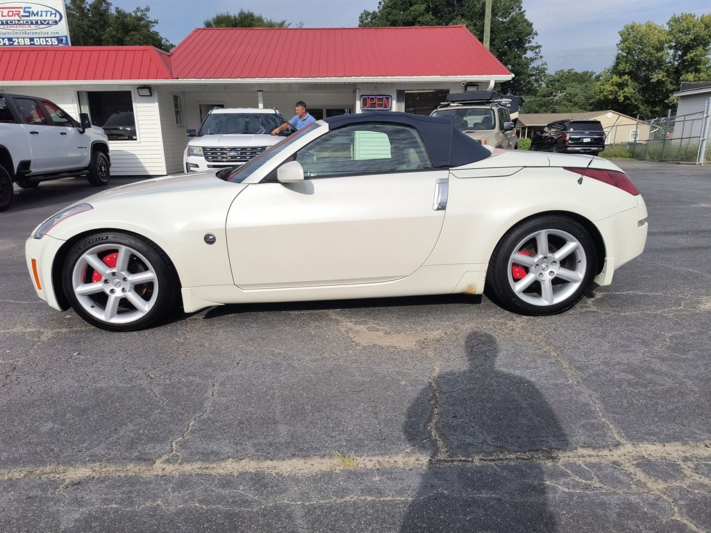 2005 Nissan 350Z - $7,999