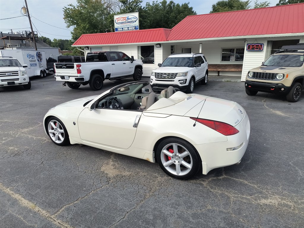2005 Nissan 350Z - $7,999