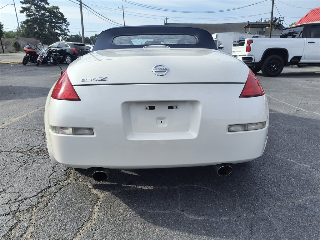 2005 Nissan 350Z - $7,999
