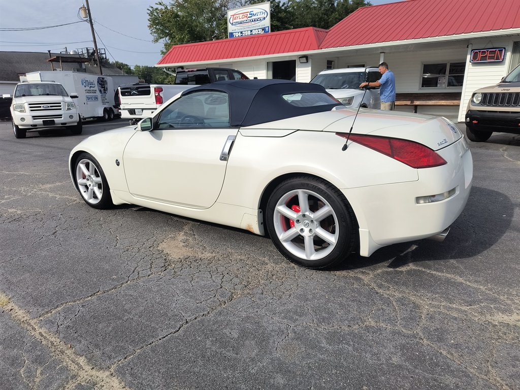 2005 Nissan 350Z - $7,999