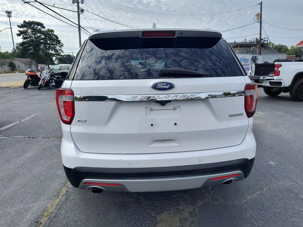 2016 Ford Explorer - $9,999