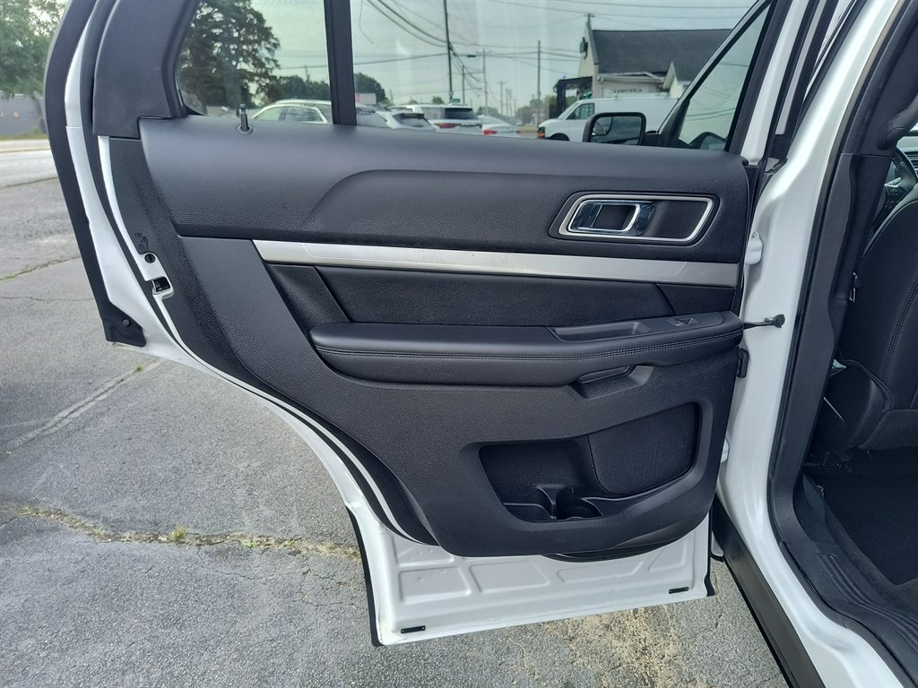 2016 Ford Explorer - $9,999