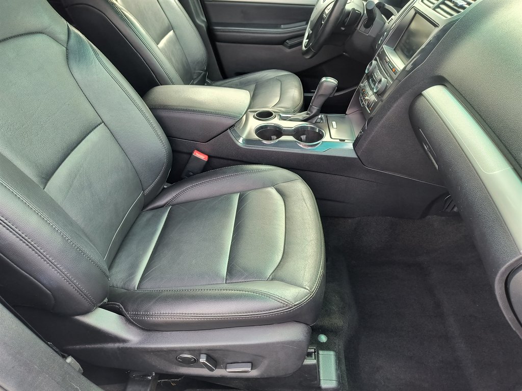 2016 Ford Explorer - $9,999