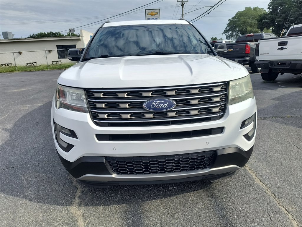 2016 Ford Explorer - $9,999