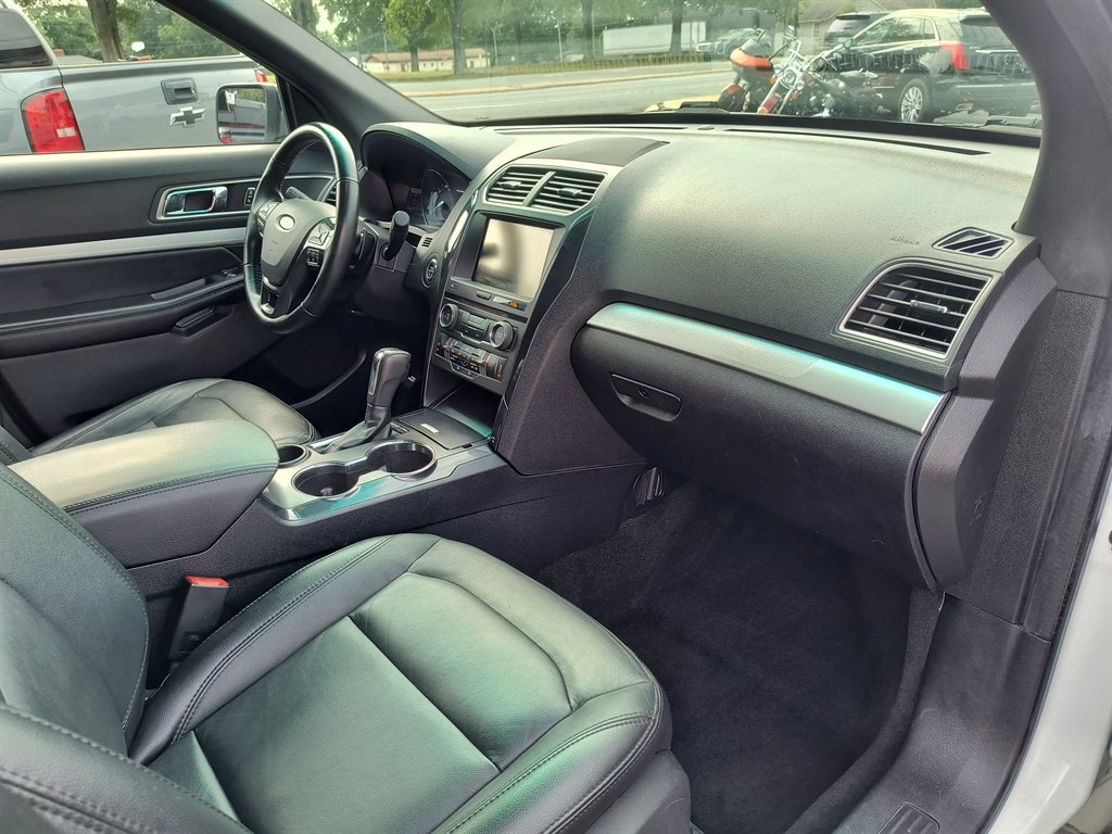 2016 Ford Explorer - $9,999