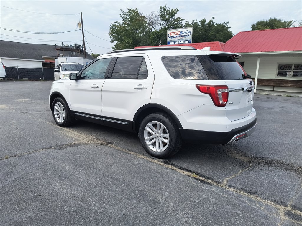 2016 Ford Explorer - $9,999