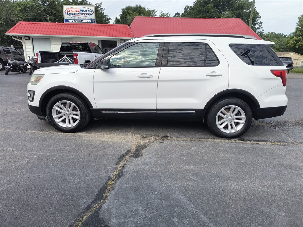 2016 Ford Explorer - $9,999