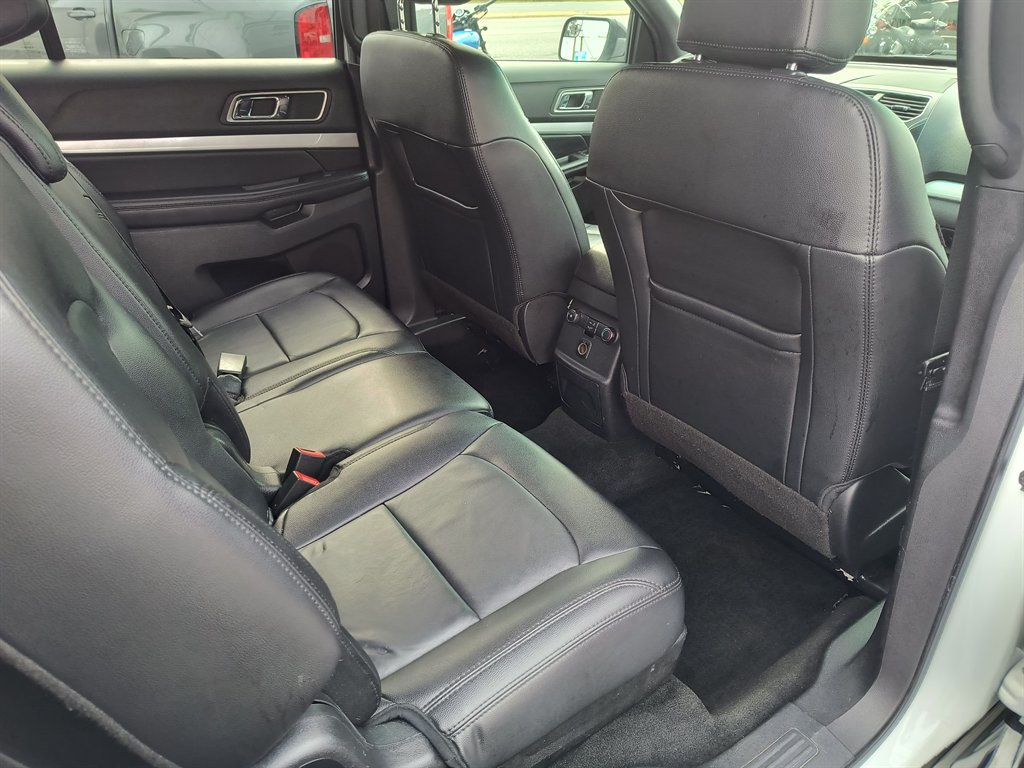 2016 Ford Explorer - $9,999
