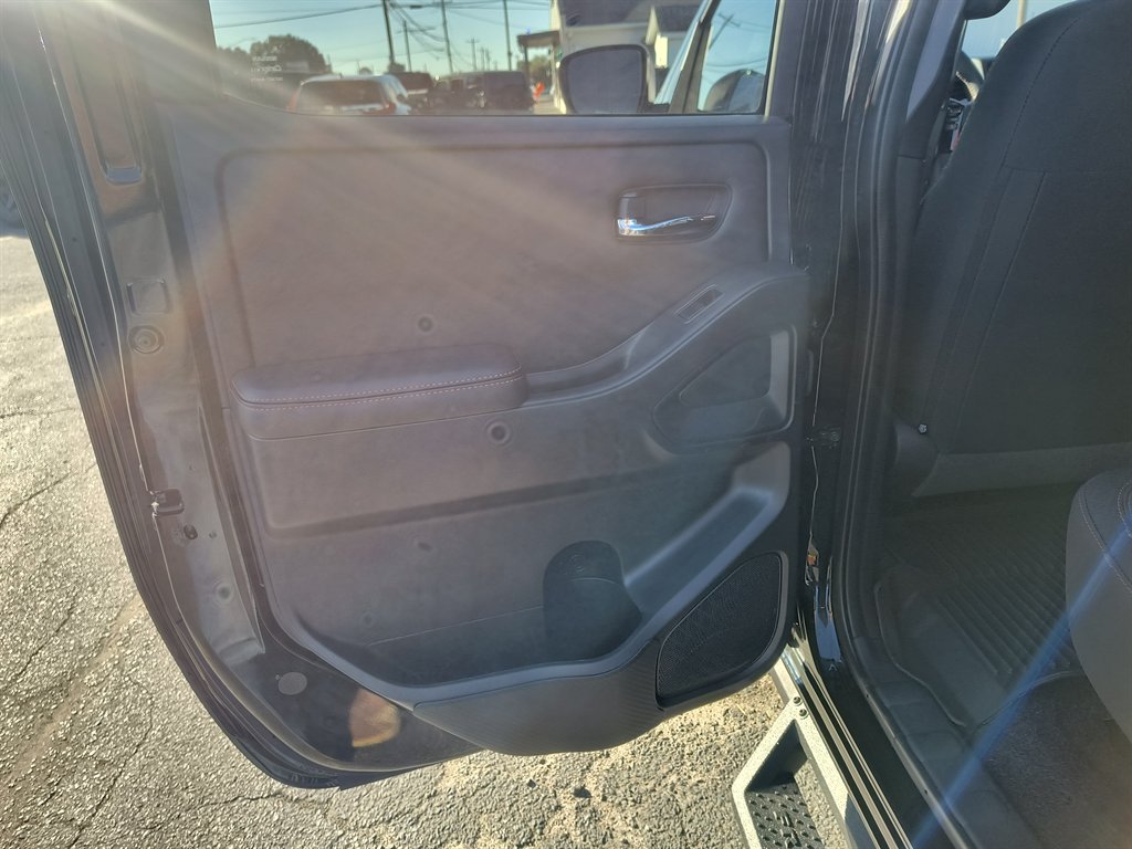 2023 Nissan Frontier