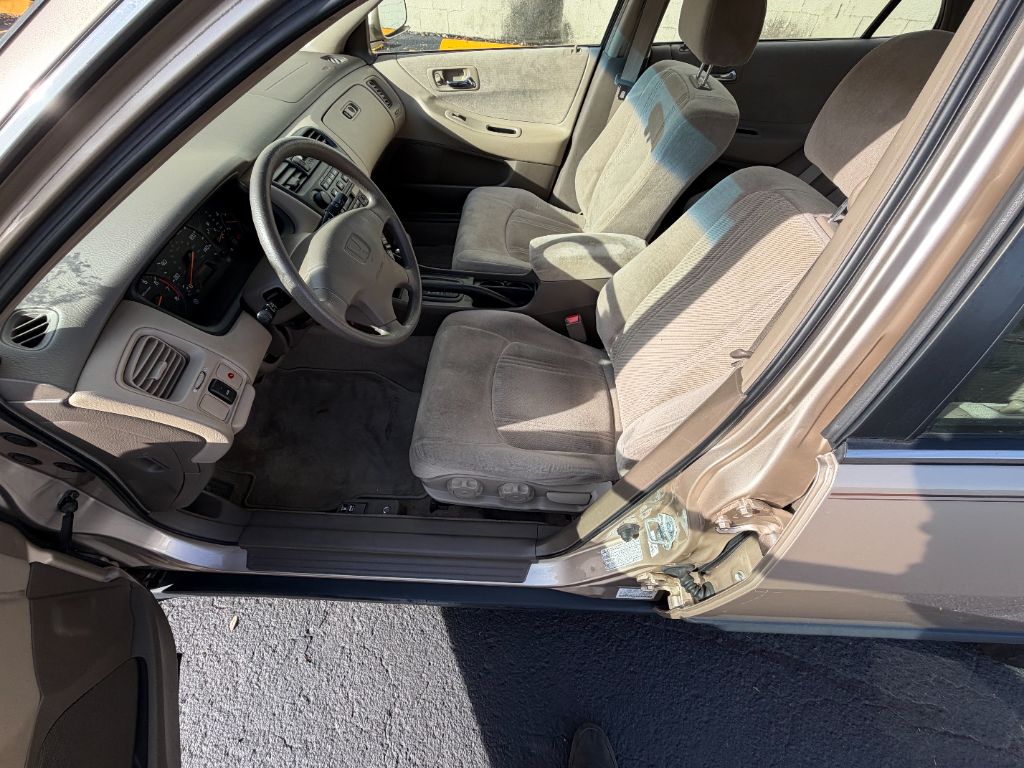 2000 Honda Accord - $3,999