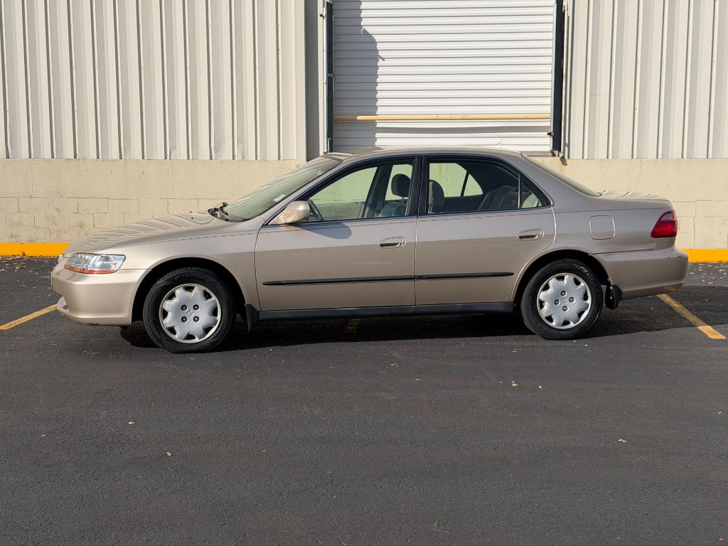 2000 Honda Accord - $3,999
