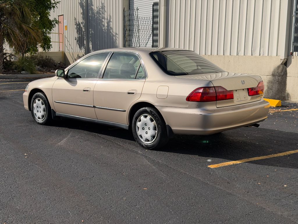 2000 Honda Accord - $3,999