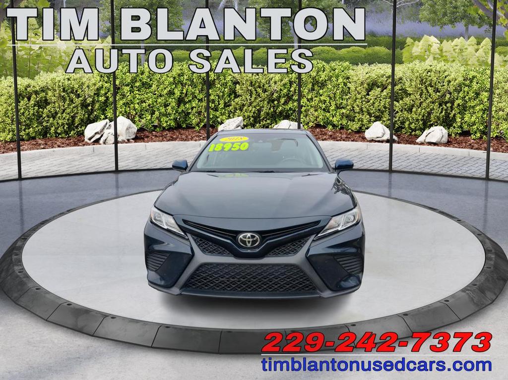 2018 Toyota Camry SE photo