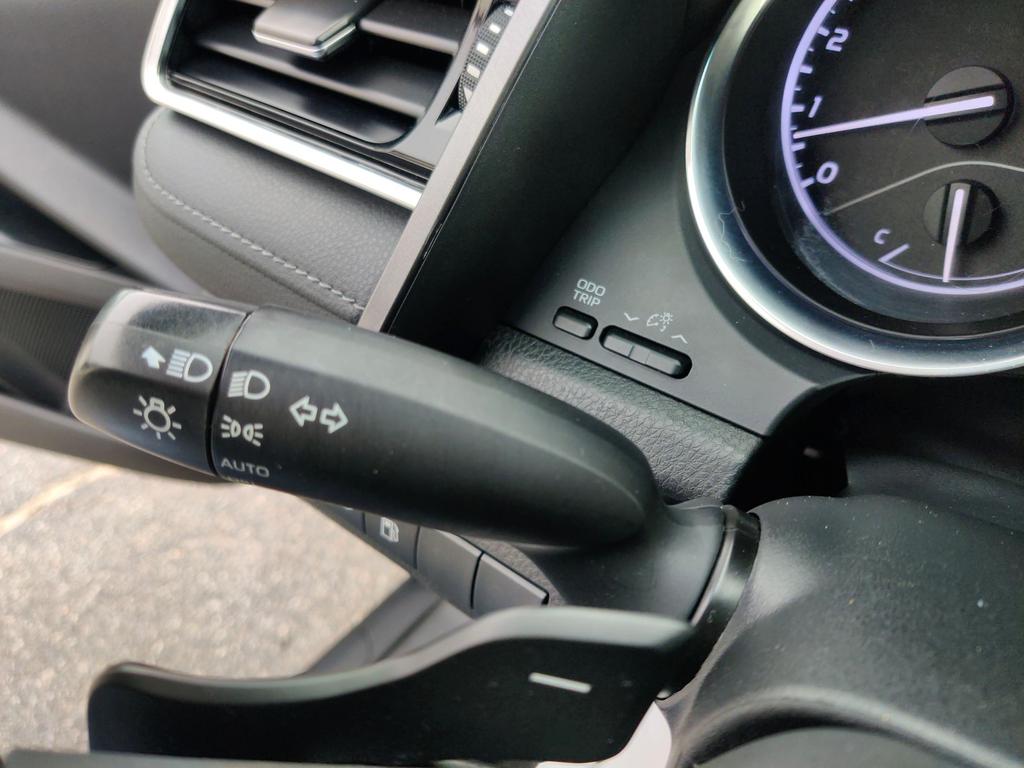 2018 Toyota Camry SE photo