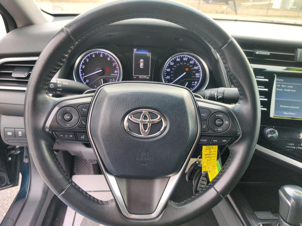 2018 Toyota Camry SE photo