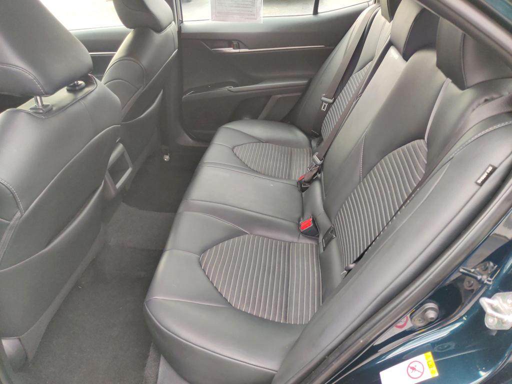 2018 Toyota Camry SE photo