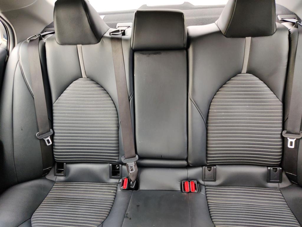 2018 Toyota Camry SE photo