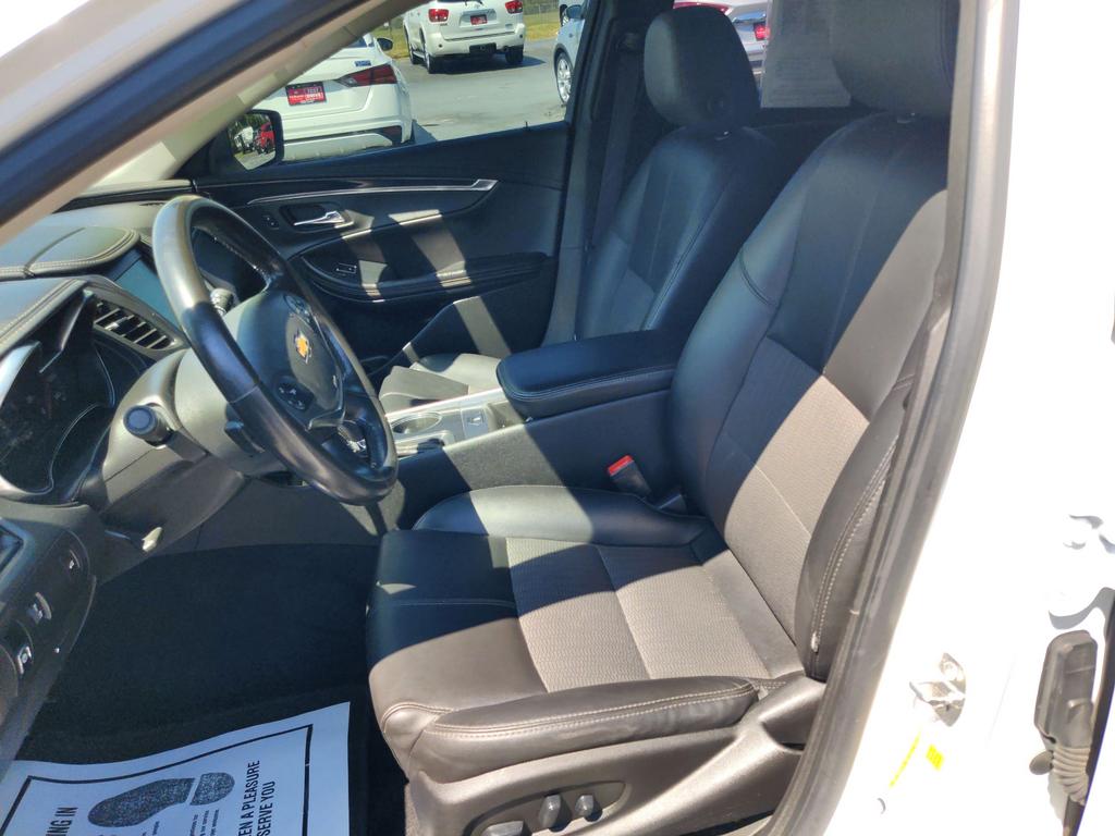 2019 Chevrolet Impala LT photo