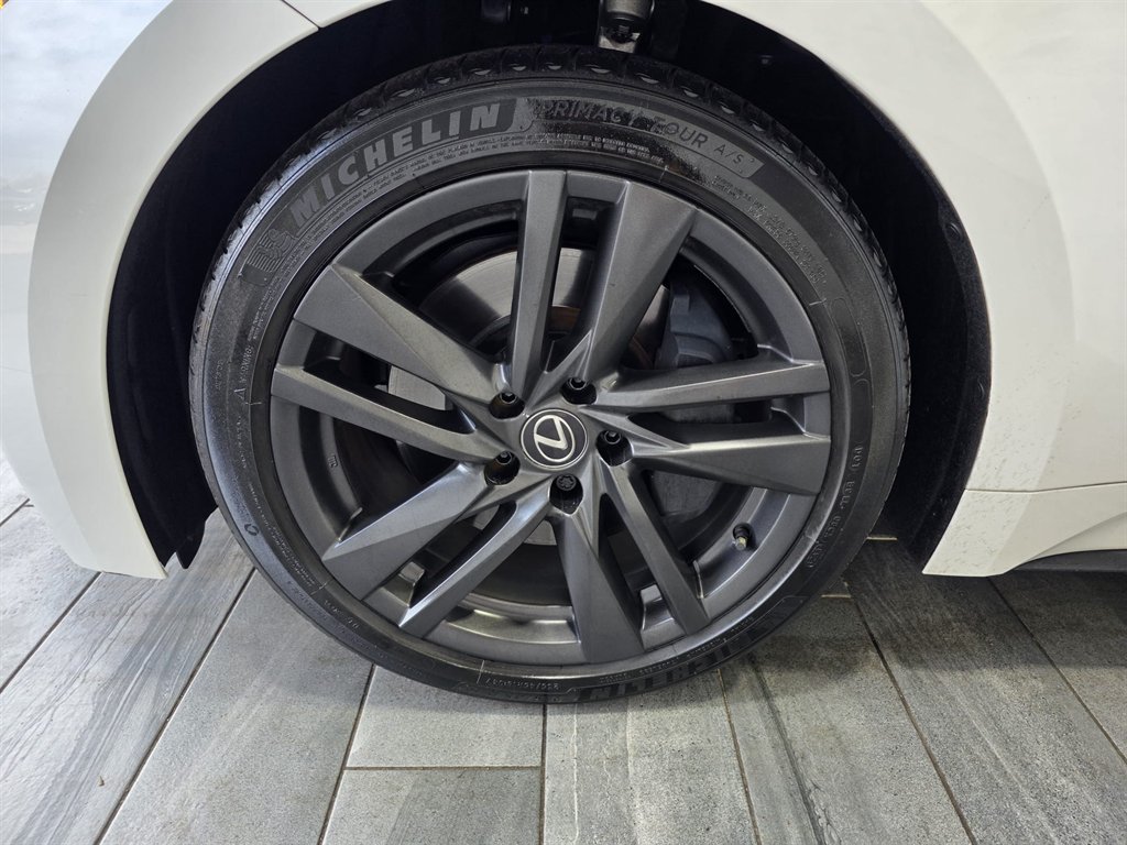 2022 Lexus IS 300 photo