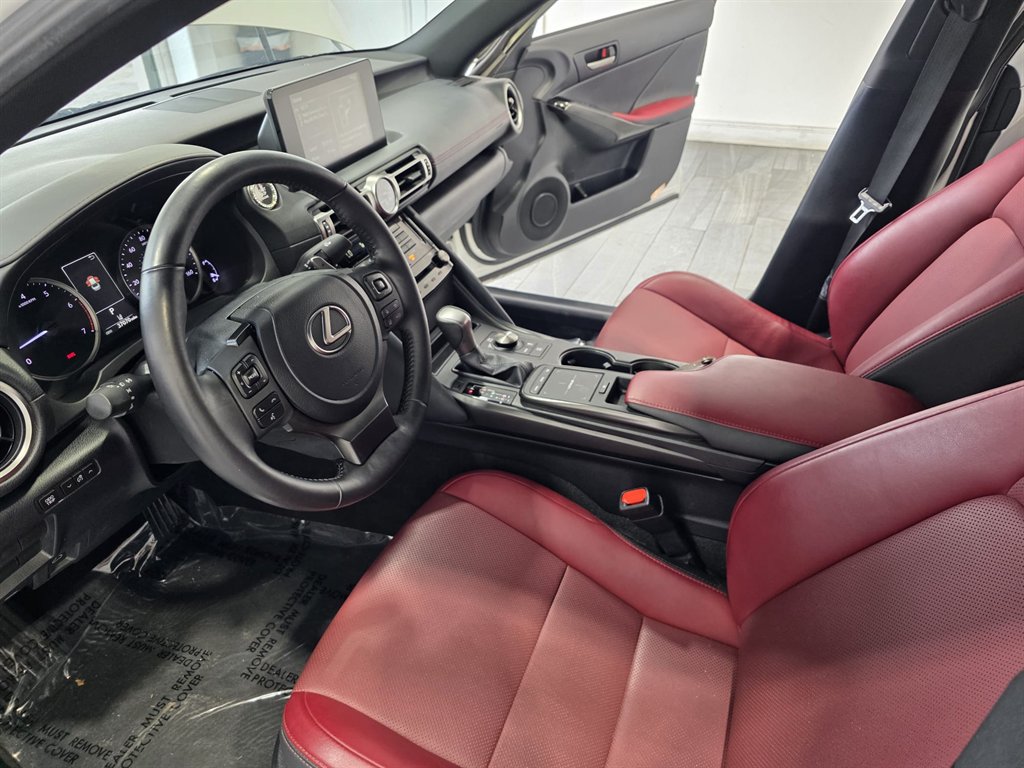 2022 Lexus IS 300 photo
