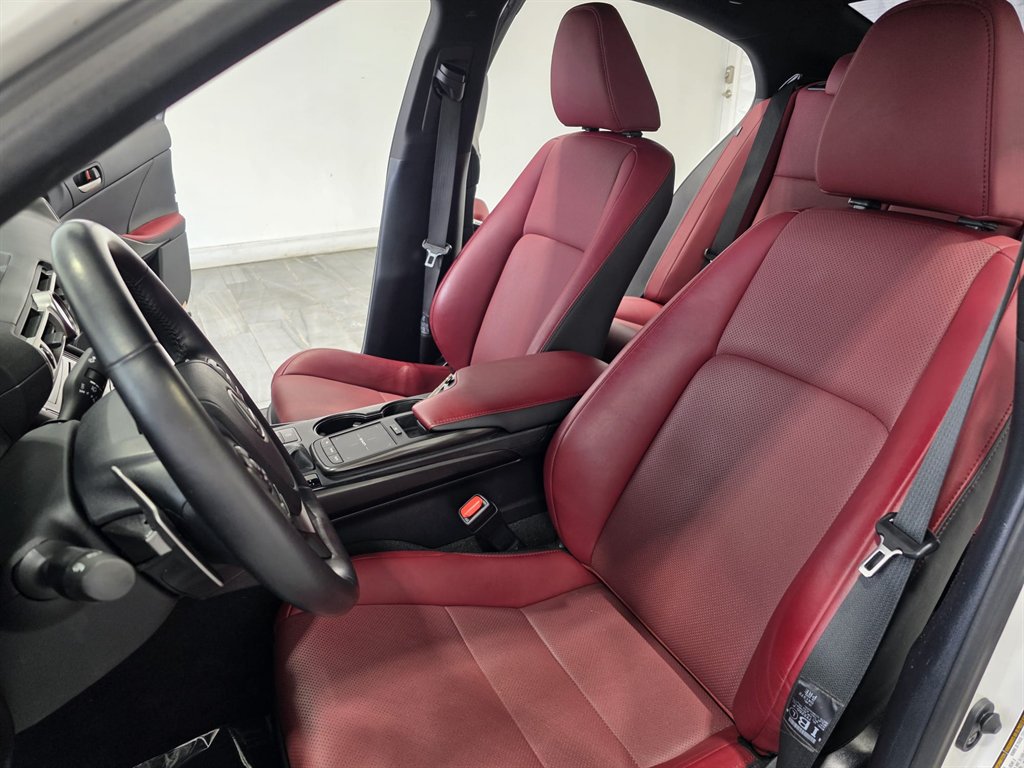 2022 Lexus IS 300 photo