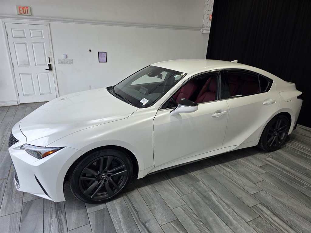 2022 Lexus IS 300 photo