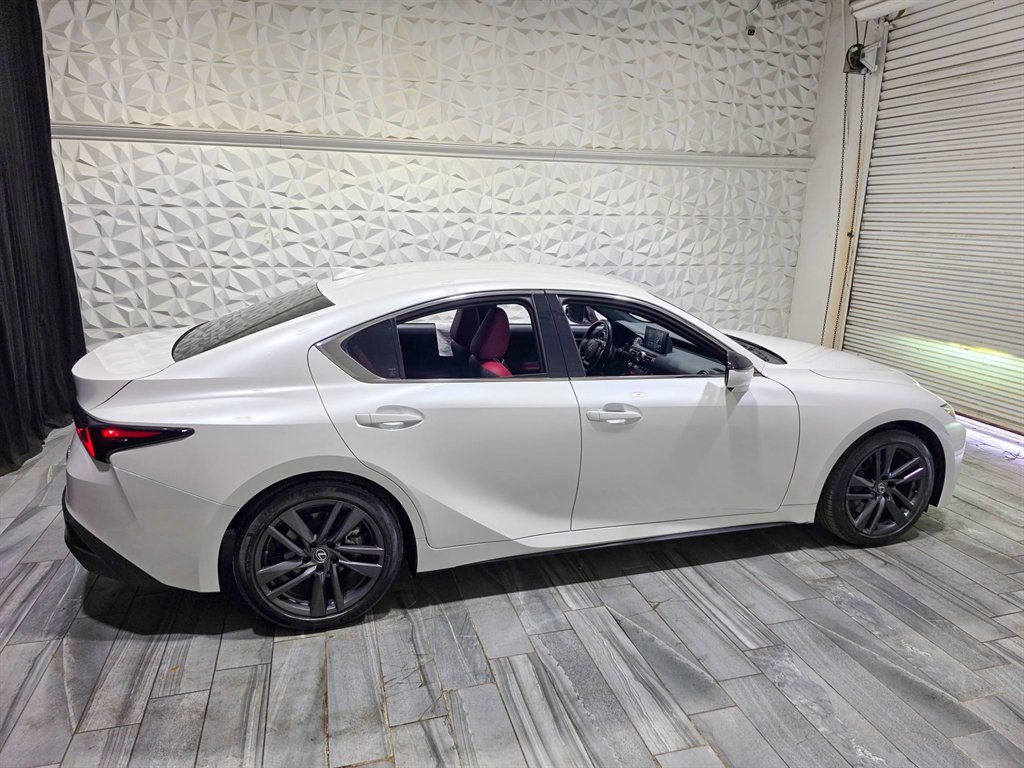2022 Lexus IS 300 photo