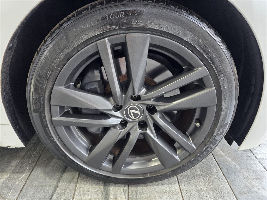 2022 Lexus IS 300 photo