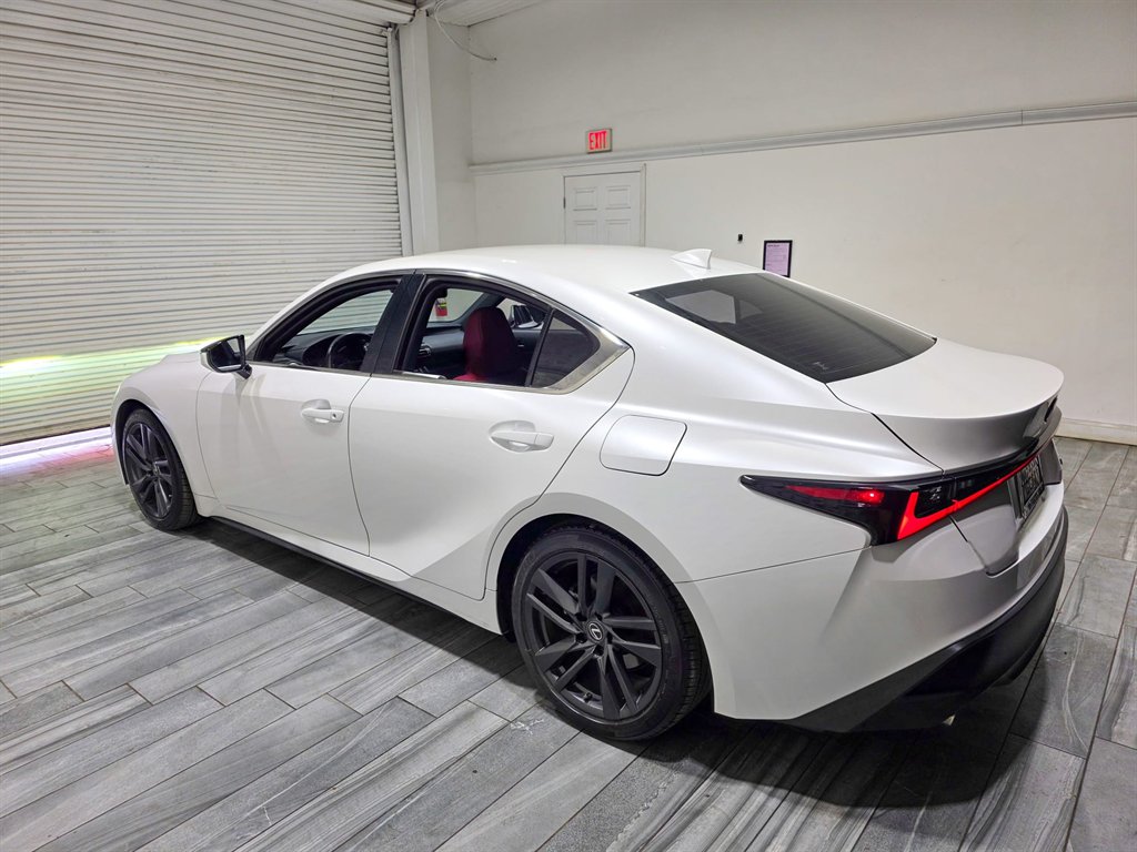 2022 Lexus IS 300 photo