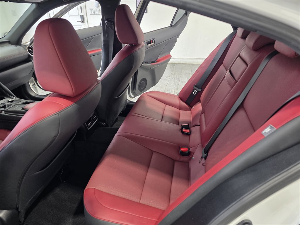 2022 Lexus IS 300 photo