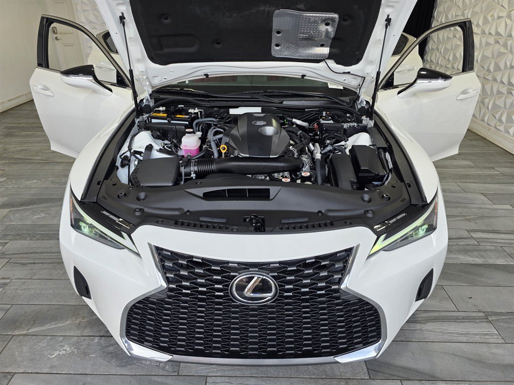 2022 Lexus IS 300 photo