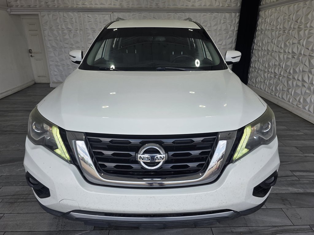 2017 Nissan Pathfinder SV photo