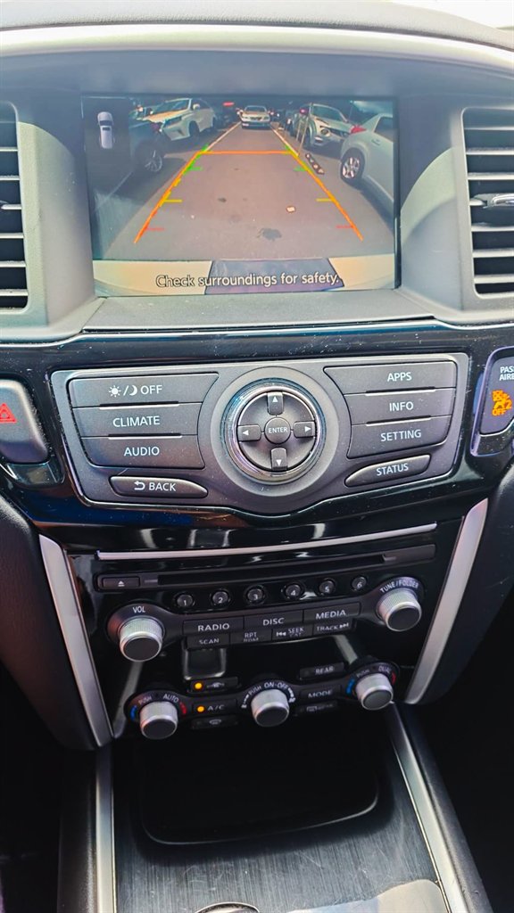 2017 Nissan Pathfinder SV photo