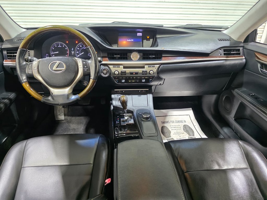 2013 Lexus ES - $14,990