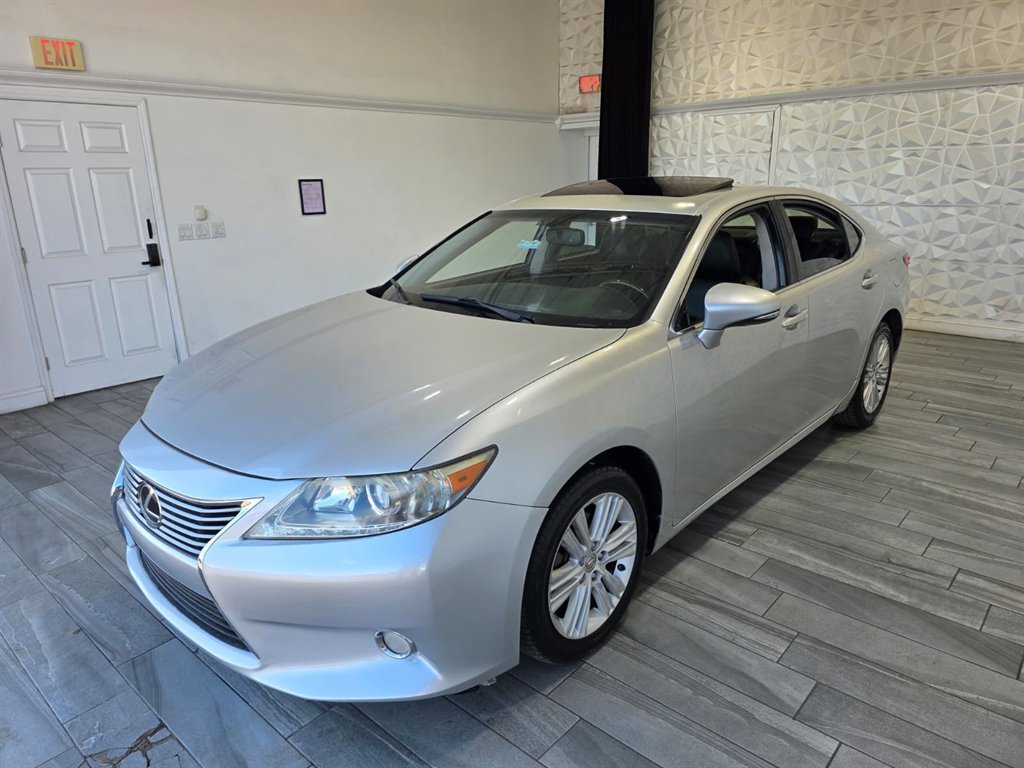 2013 Lexus ES - $14,990