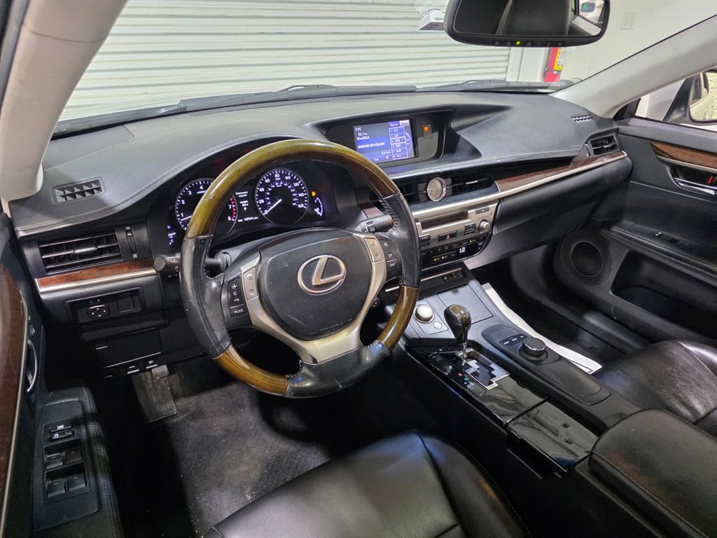 2013 Lexus ES - $14,990