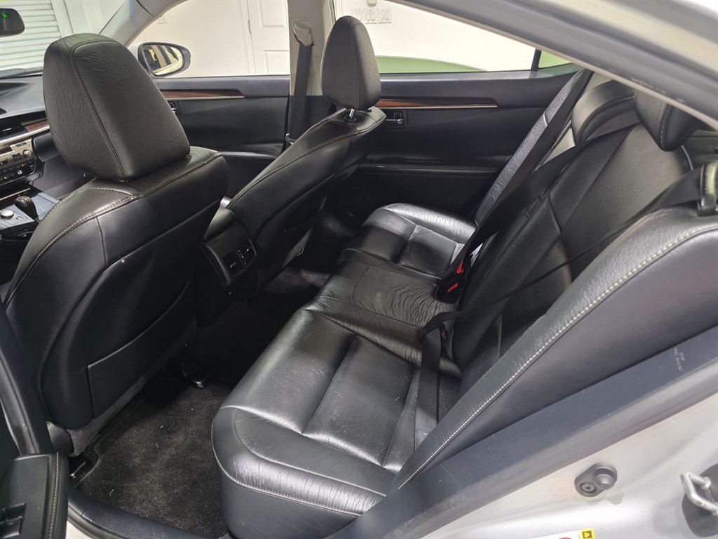 2013 Lexus ES - $14,990