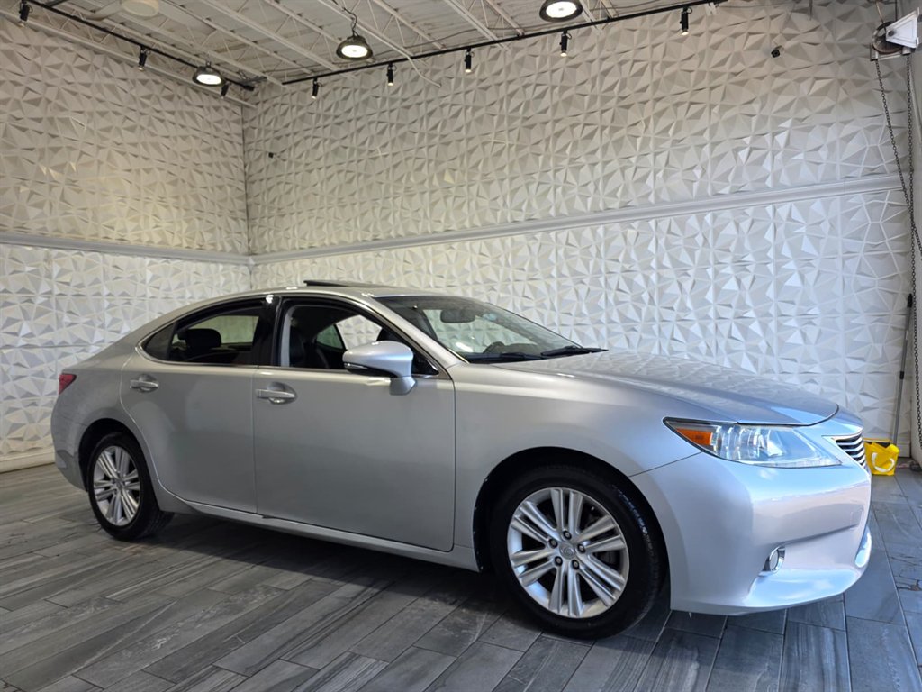 2013 Lexus ES - $14,990