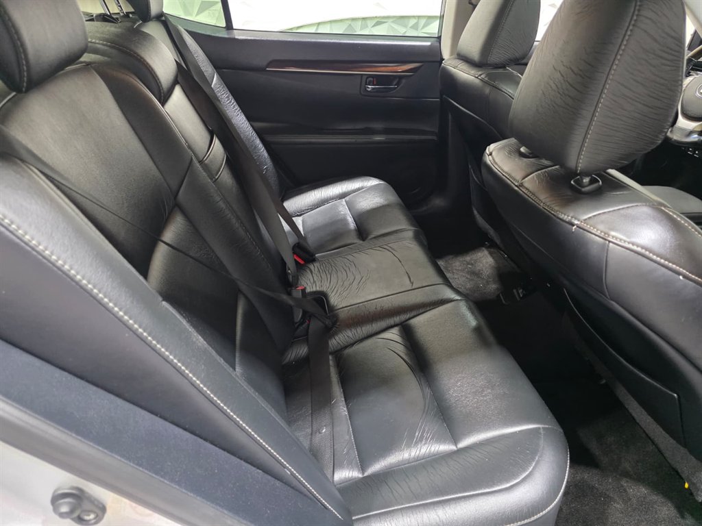 2013 Lexus ES - $14,990
