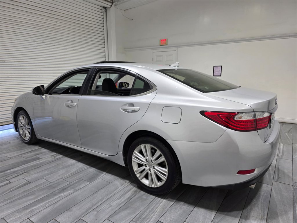 2013 Lexus ES - $14,990